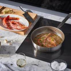 Fiskars All Steel sauterpande med låg Ø 26 cm