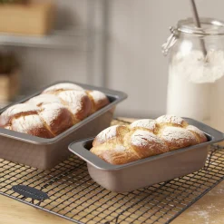 Blomsterbergs Brødform, latte