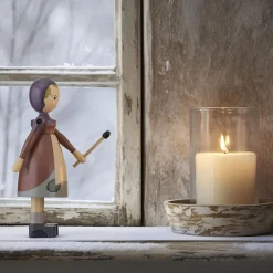 Kay Bojesen Denmark Den lille pige med svovlstikkerne skulptur