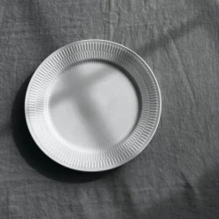 Royal Copenhagen Hvid Riflet tallerken Ø 27 cm