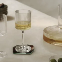 Ferm Living Ripple Hvidvinsglas,
