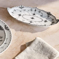 Royal Copenhagen Sort Musselmalet Halvblonde oval fad 24,5 cm