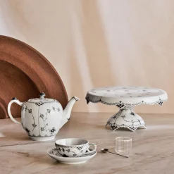 Royal Copenhagen Sort Musselmalet Halvblonde fad på fod Ø 33 cm
